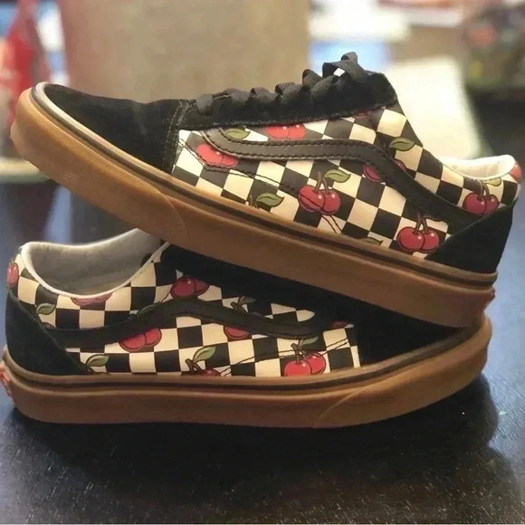 VANS Checkerboard Cherries Old Skool - Picture 2 of 8